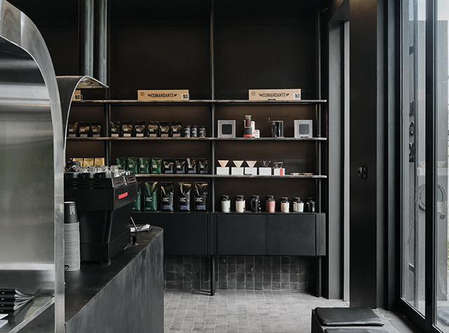 黑色调咖啡店空间设计blacklist coffee，巴厘岛